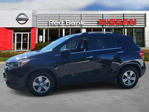 Used 2020 Chevrolet Trax LT w/ LT Convenience Package FWD image 5