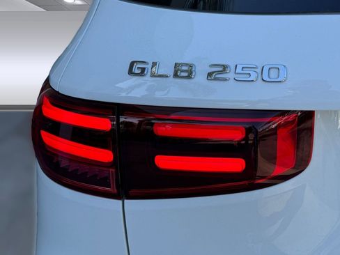 Certified 2026 Mercedes-Benz GLB 250 image 8