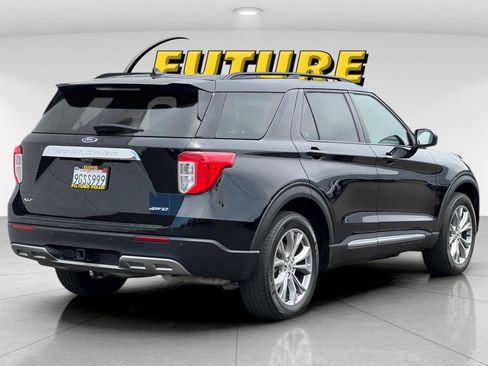 Certified 2022 Ford Explorer XLT w/ Equipment Group 202A AWD/4WD image 3