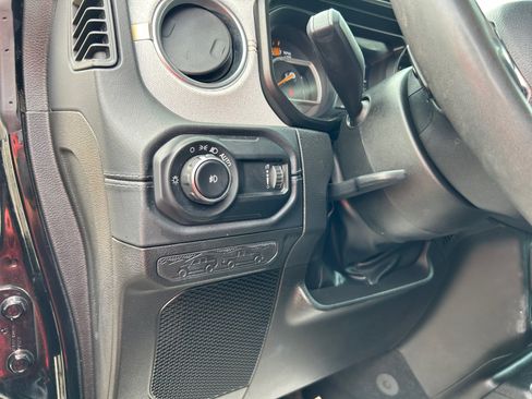 Used 2024 Jeep Wrangler Unlimited Sahara AWD/4WD image 12