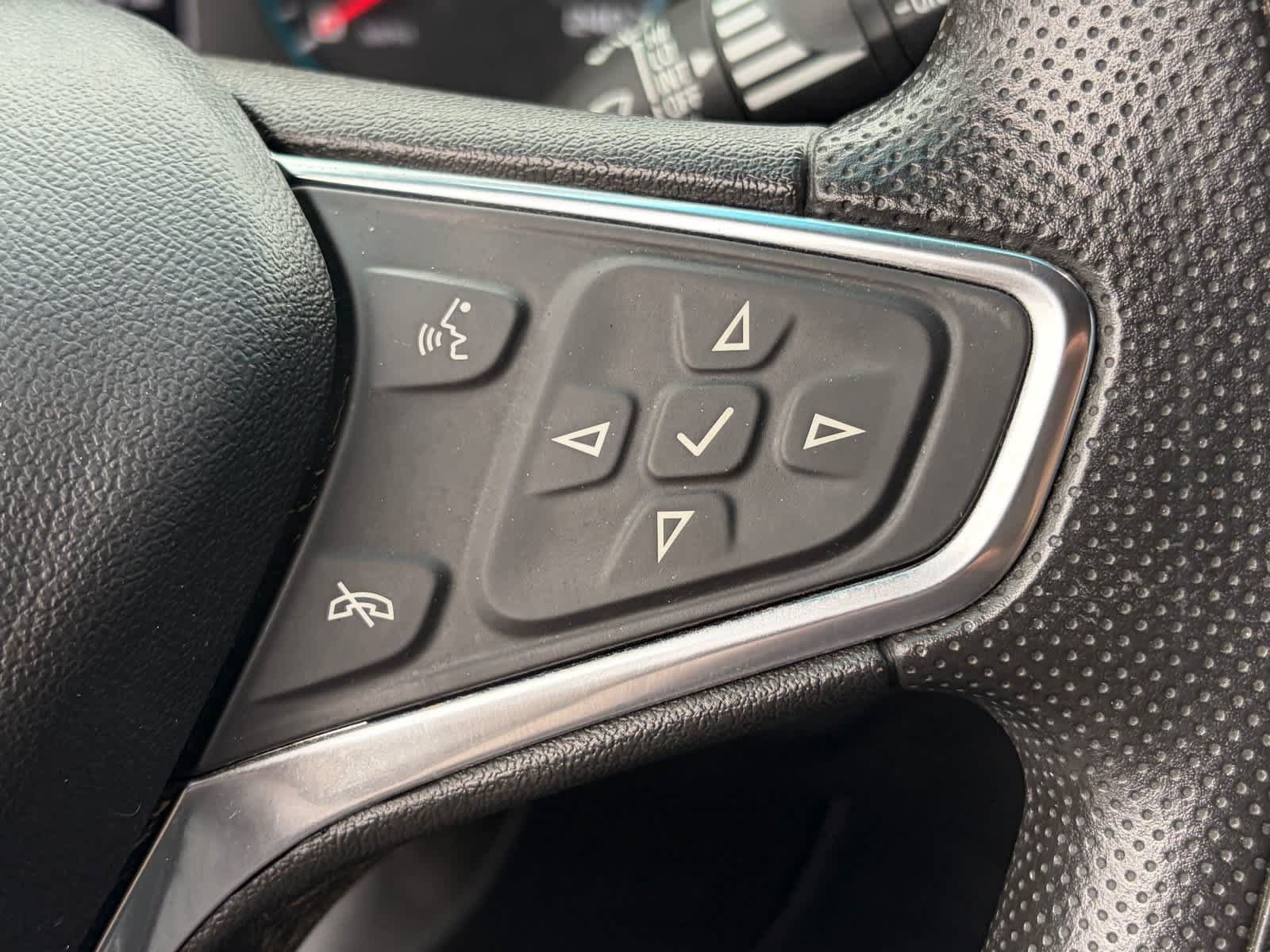 Used 2019 Chevrolet Equinox LS w/ LPO, Floor Liner Package AWD/4WD image 11