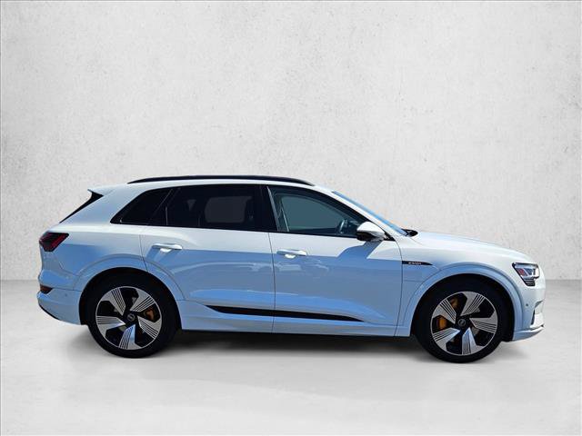 Used 2023 Audi e-tron Premium Plus w/ Premium Plus Package AWD/4WD image 4