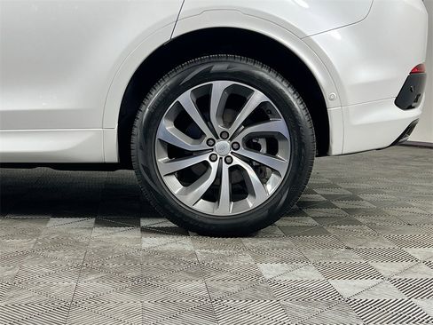 Used 2024 Land Rover Discovery Sport S image 32