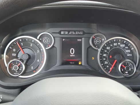 New 2026 RAM 2500 Tradesman AWD/4WD image 13