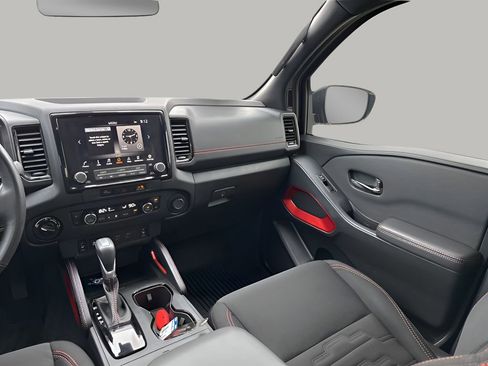 Used 2024 Nissan Frontier PRO-4X w/ Pro Convenience Package image 23