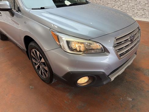 Used 2015 Subaru Outback 2.5i Limited AWD/4WD image 9