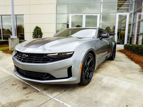Used 2023 Chevrolet Camaro LT RWD image 8