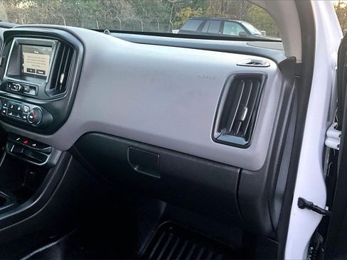 Used 2018 Chevrolet Colorado W/T image 18