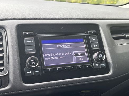 Used 2022 Honda HR-V LX image 45