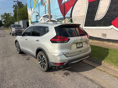 Used 2017 Nissan Rogue SL w/ SL Premium Package FWD image 5