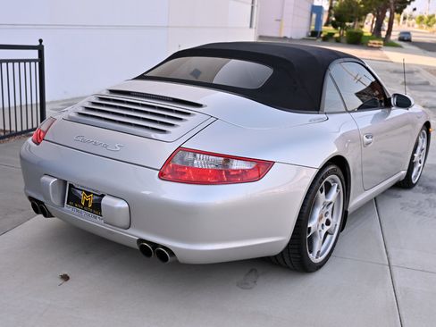 Used 2005 Porsche 911 Carrera S RWD image 10