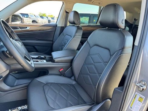 Used 2025 Volkswagen Atlas SE w/ Panoramic Sunroof Package AWD/4WD image 14