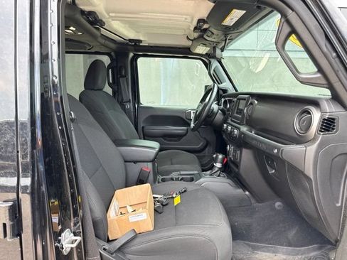Used 2023 Jeep Wrangler Unlimited Sport AWD/4WD image 10