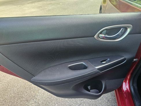 Used 2015 Nissan Sentra SV FWD image 22