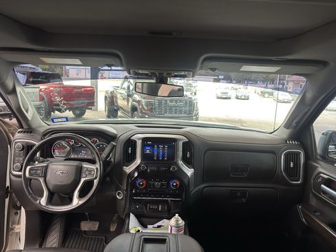 Used 2021 Chevrolet Silverado 1500 LT Trail Boss w/ Convenience Package II AWD/4WD image 10