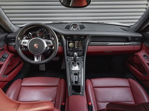 Certified 2014 Porsche 911 Turbo S image 18