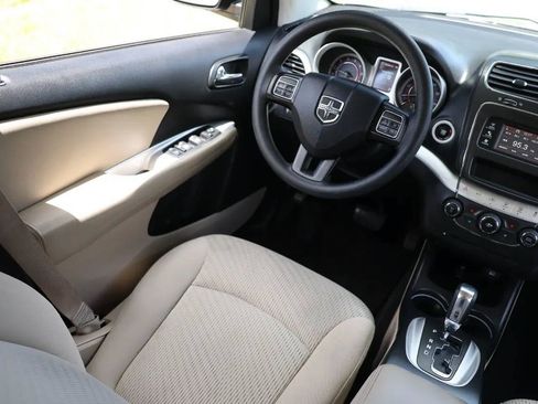 Used 2017 Dodge Journey SXT w/ Comfort/Convenience Group FWD image 20