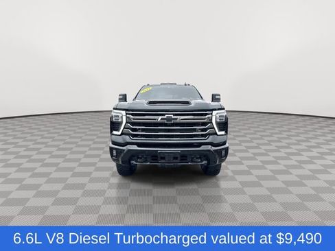 Used 2024 Chevrolet Silverado 2500 High Country w/ High Country Premium Package AWD/4WD image 3