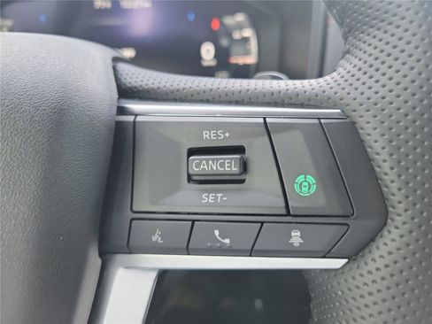 Used 2024 Mitsubishi Outlander SEL image 11