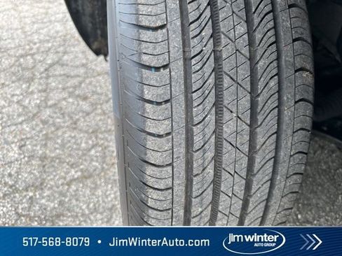 Used 2025 Chevrolet TrailBlazer LT AWD/4WD image 4