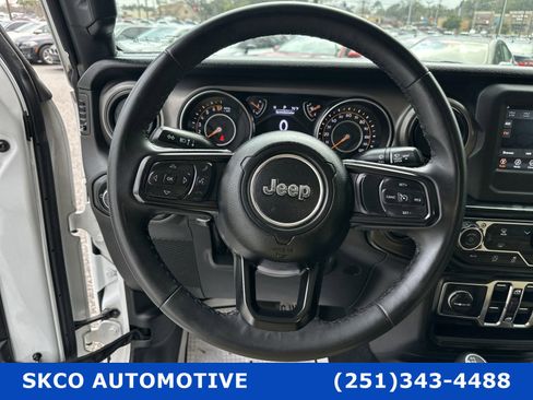 Used 2023 Jeep Gladiator Sport image 18