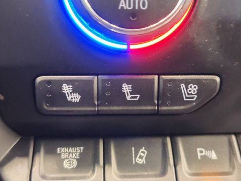 Used 2022 Chevrolet Silverado 2500 LTZ w/ Carhartt Edition image 4