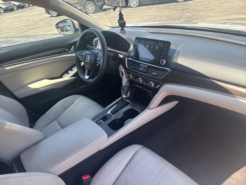 Used 2020 Honda Accord EX image 27