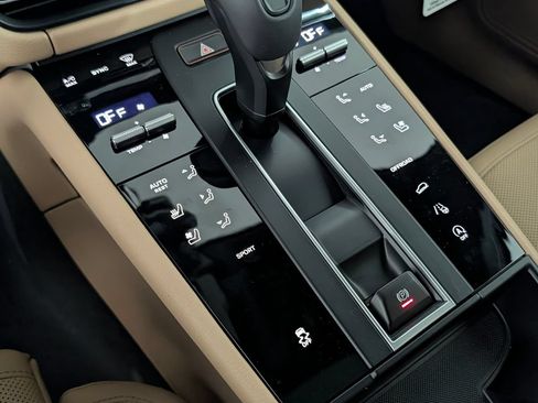 New 2026 Porsche Macan AWD/4WD image 31