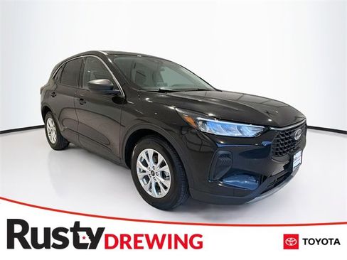 Used 2023 Ford Escape Active image 1