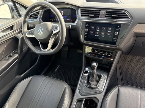 Certified 2023 Volkswagen Tiguan SE w/ Panoramic Sunroof Package image 35