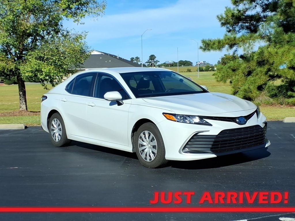 Used 2023 Toyota Camry LE FWD image 1