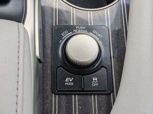 Used 2019 Lexus RX 450hL Luxury w/ Accessory Package AWD/4WD image 30