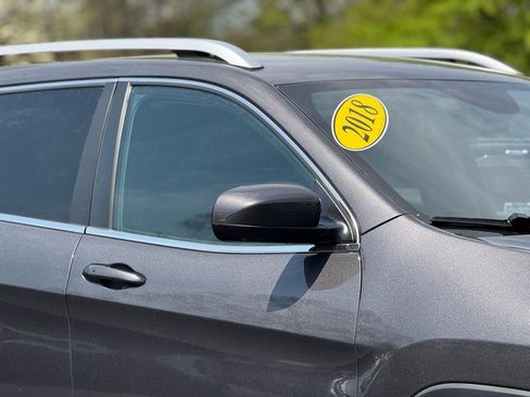 Used 2018 Jeep Cherokee Latitude Plus image 7