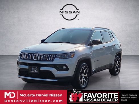 Used 2024 Jeep Compass Limited AWD/4WD image 2
