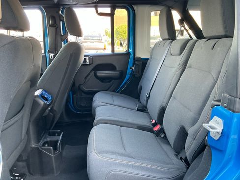 Used 2024 Jeep Wrangler Sport S image 17