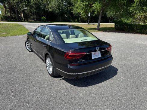 Used 2017 Volkswagen Passat 1.8T SEL Premium FWD image 4