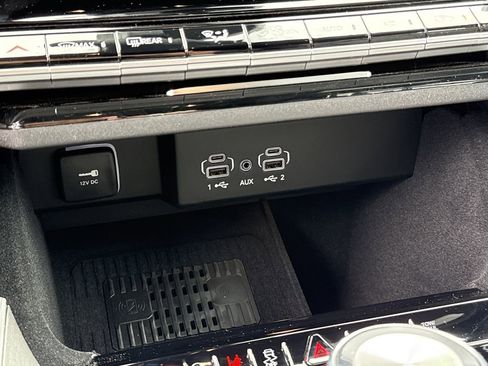 New 2026 Jeep Grand Wagoneer Limited AWD/4WD image 37