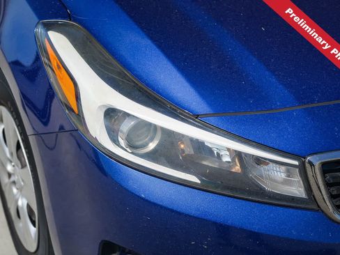 Used 2017 Kia Forte LX FWD image 2