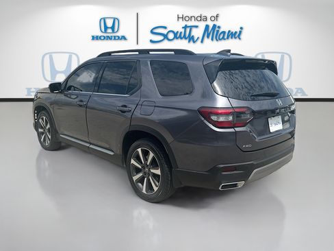 Certified 2023 Honda Pilot Touring image 5