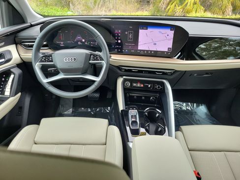 Used 2025 Audi Q5 Premium Plus w/ Premium Plus image 13