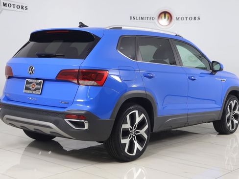 Used 2022 Volkswagen Taos SEL w/ Panoramic Sunroof Package AWD/4WD image 3