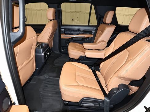 Certified 2024 Ford Expedition Platinum image 16