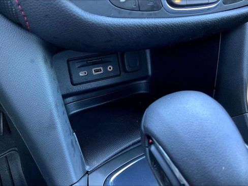 Used 2022 Chevrolet Equinox RS w/ RS Leather Package FWD image 25