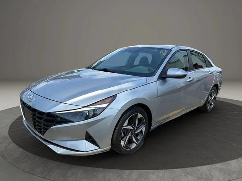 Used 2023 Hyundai Elantra SEL w/ Convenience Package FWD image 1