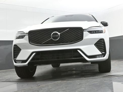 New 2026 Volvo XC60 B5 Core w/ Climate Package image 38