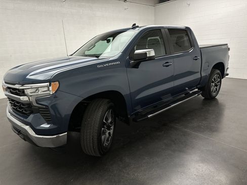 Used 2024 Chevrolet Silverado 1500 LT AWD/4WD image 4