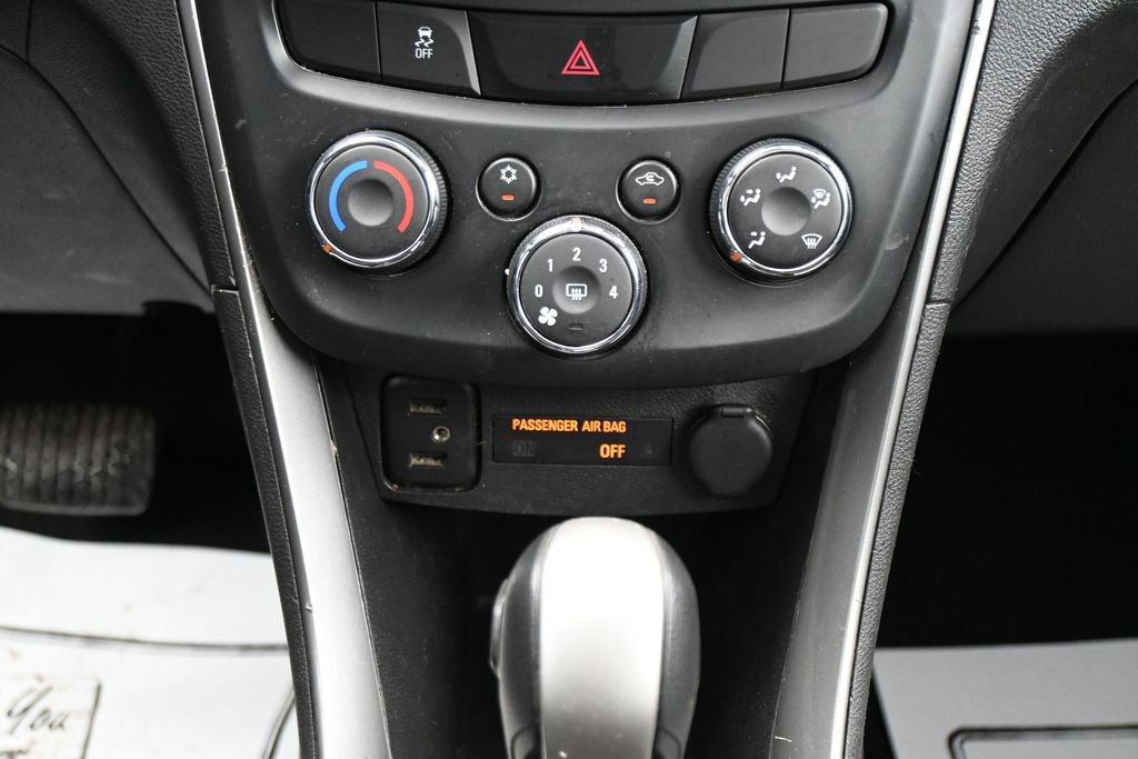 Used 2017 Chevrolet Trax LT w/ Sun & Sound Package FWD image 22