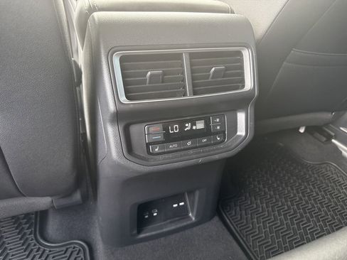 Used 2025 Volkswagen Atlas SEL Premium R-Line AWD/4WD image 24