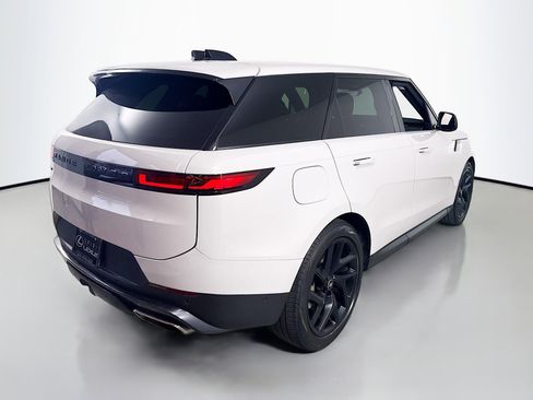 Used 2024 Land Rover Range Rover Sport SE image 7