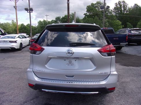 Used 2018 Nissan Rogue SV image 6